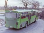 DB O 305/151138/wagen-100--und-kein-eigentum Wagen 100. ... und kein Eigentum der OVB-Pekol. Die erste Vermutung, bei dem Bus, hier ebenfalls am 22.11.83 in der Wendeschleife in EVERSTEN aufgenommen, handelte es sich um einen weiteren Vorfhrwagen, was Sinn gemacht htte, denn Daimler Benz hatte ja seit 1975 keinen Solowagen mehr an die OVB-Pekol verkauft, scheiterte an der Farbgebung des Busses. Dafr war der Bus auch zulange in Oldenburg im Einsatz, denn ...