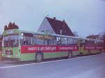 Wagen 23, OL-NC 523, EZ: 1977. Gleich mit drei Bussen war die LANDESSPARKASSE ZU OLDENBURG bei den zugelassenen Bussen 1977 vertreten. Auf diesem Bild stehen Wagen 23 und 24 im Januar 1983 an der Endstation der Linie 14 in OFENERDIEK.
