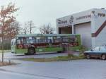 MAN SL 200/149387/wagen-38-im-oktober-1987-wurde Wagen 38. Im Oktober 1987 wurde der Bus erneut umlackiert. Er steht hier, gerade fertig noch auf dem Gelnde der Firma Reklame Weise im Stubbenweg. Der Bus schied 1989 mit dieser Werbung aus. Jetzt aber wieder zurck zur chronologischen Vorstellung der Busse ...