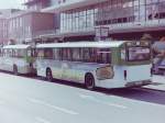 Wagen 66. Bereits einen Monat spter, im September 1988, stand der Bus wieder am Stadtmuseum West. Als deutlichste Vernderung waren jetzt die hinteren Ecken des Busses ebenfalls lackiert worden. Auerdem ...