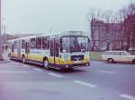 OVB Pekol/149405/1983-bevor-in-diesem-jahr-neue 1983. Bevor in diesem Jahr neue Busse angeschafft wurden, erhielten die OVB Pekol zunchst die Gelegenheit ein paar Vorfhrwagen im Liniennetz einzusetzen. Im Frhjahr 1983 war dieser Gelenkbus von MAN mit der Typenbezeichnung SG 240 H, hier aufgenommen auf den Pferdemarkt, im Einsatz. Der Bus mit dem Kennzeichen SZ-JL 66, trug im Fuhrpark die Nummer 66. MAN wies zwar mit dem Hinweis 'Gelenkbus mit Heckmotor' auf den Seiten, auf die besondere Technik dieses Fahrzeuges hin, ...