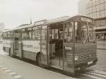 Wagen 17, OL-AC 967, EZ: 1976. Eines der ganz wenigen Bilder dieses Busses mit seiner ersten Werbung, von der ich nur ber s/w-Bilder verfge, aufgenommen im Oktober 1981. Bereits im Mai 1982 wurde der Bus mit MBEL-WEIRAUCH-Werbung versehen, ...
