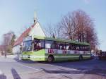 VWG Oldenburg/154361/wagen-14-hier-der-bus-noch Wagen 14. Hier der Bus noch einmal von der Fahrerseite, im Frhjahr 1993 in der Dedestrae. Wagen 14 sollte auch der letzte Bus sein, der die LBS-Reklame bekam. Die ausscheidenden Wagen 33 und 34 wurden bereits nicht mehr ersetzt.