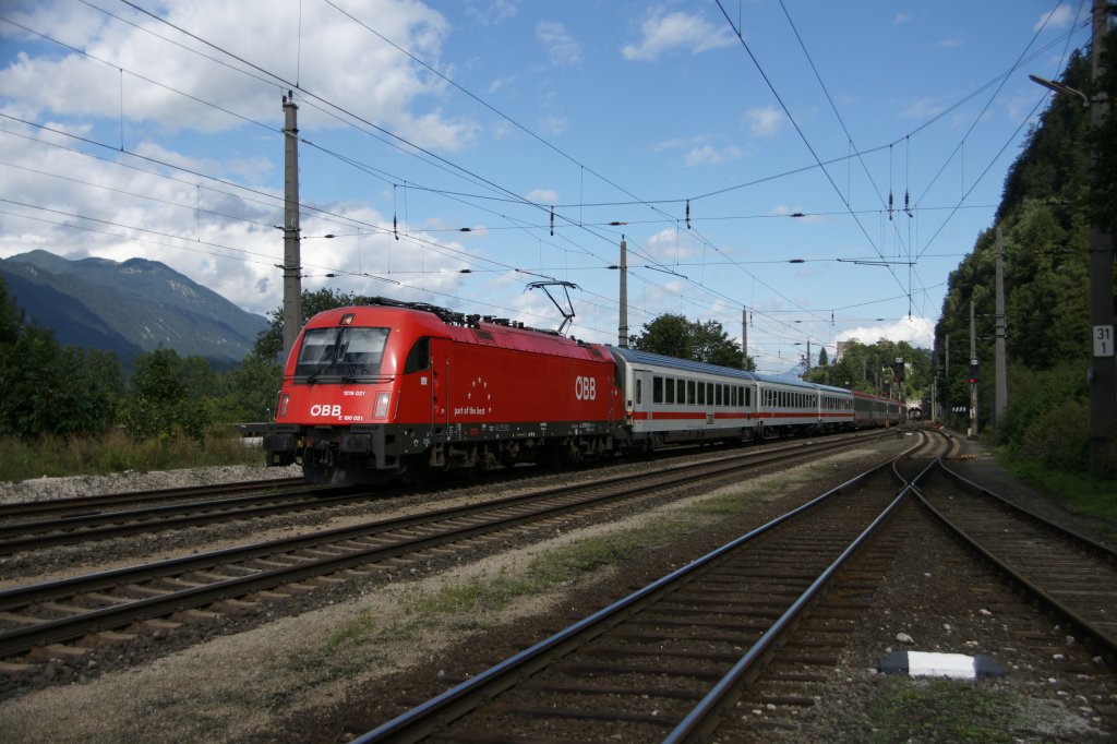1216 021-6 durchf�hrt am 9. September den Bahnhof von Brixlegg/Tirol in Richtung Innsbruck.