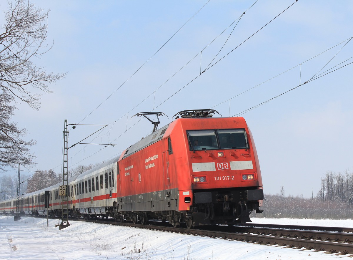 101 017-2 aus M�nchen kommend am 1. April 2013 bei �bersee am Chiemsee.