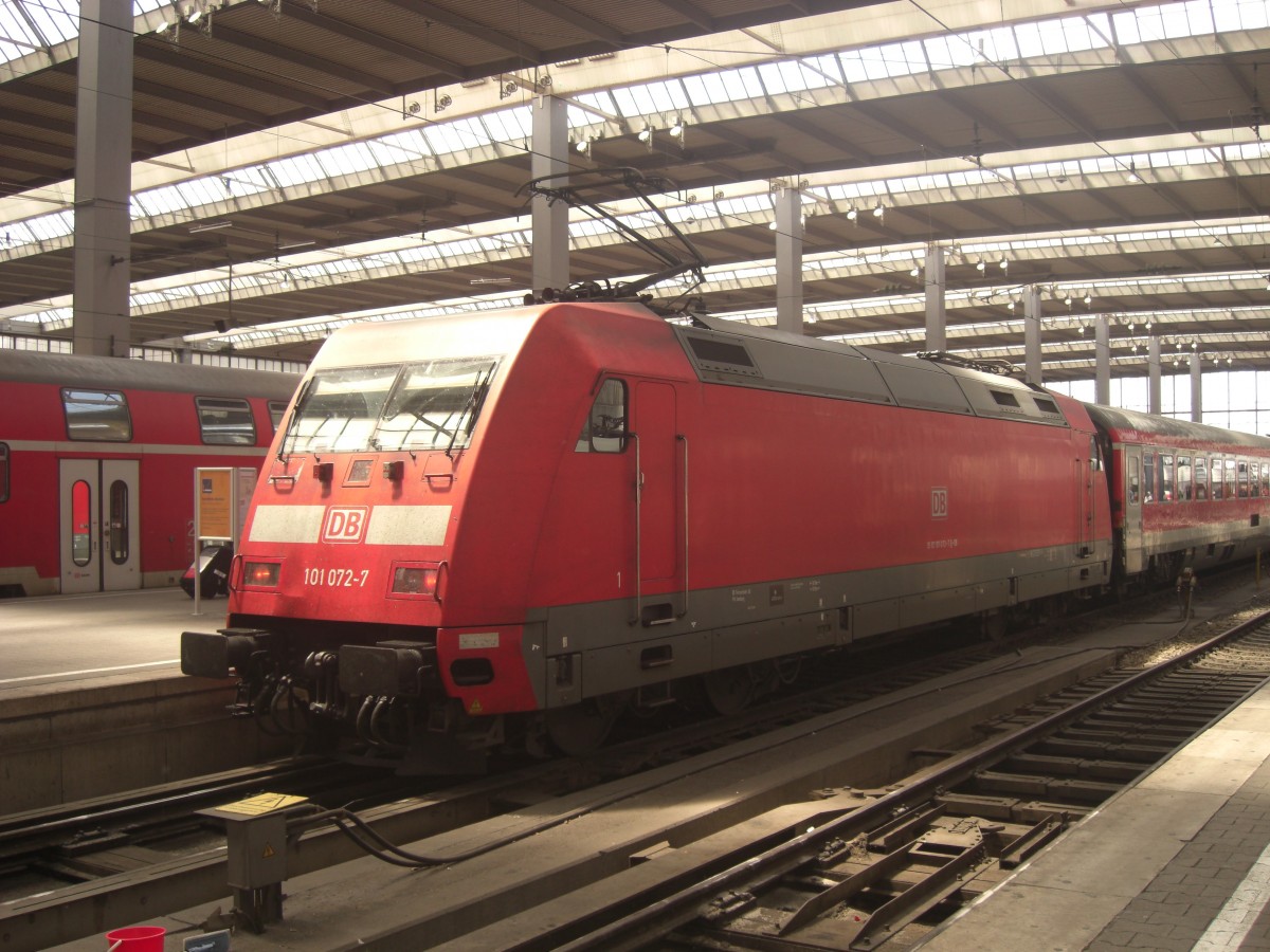 101 072-7 am 31. Mai 2009 im M�nchner Hauptbahnhof.