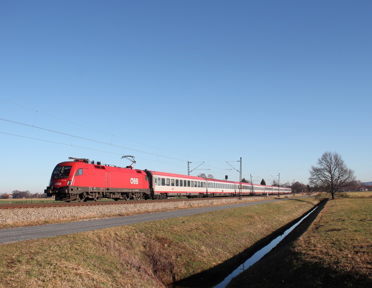 1116 102-5 am 20. Dezember 2015 bei �bersee am Chiemsee.