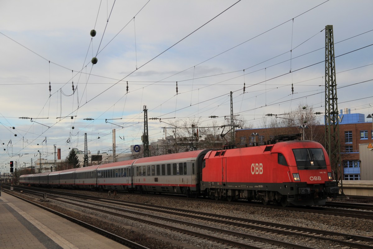 1116 118-1 vom M�nchner Hauptbahnhof kommend am 3. Januar 2014 am M�nchner Heimeranplatz.