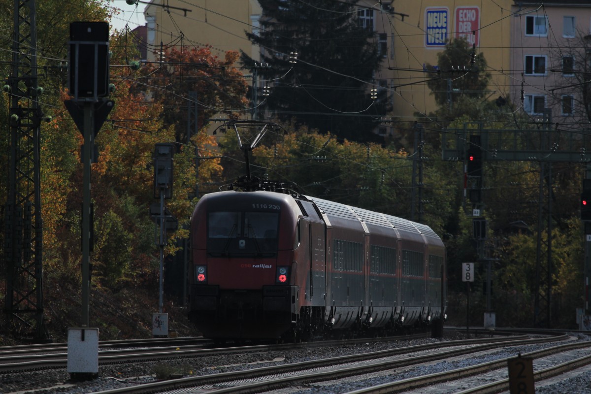 1116 230-2 am 21. Oktober 2013 auf dem Weg zum M�nchner Hauptbahnhof. Aufgenommen in M�nchen-Heimeranplatz.