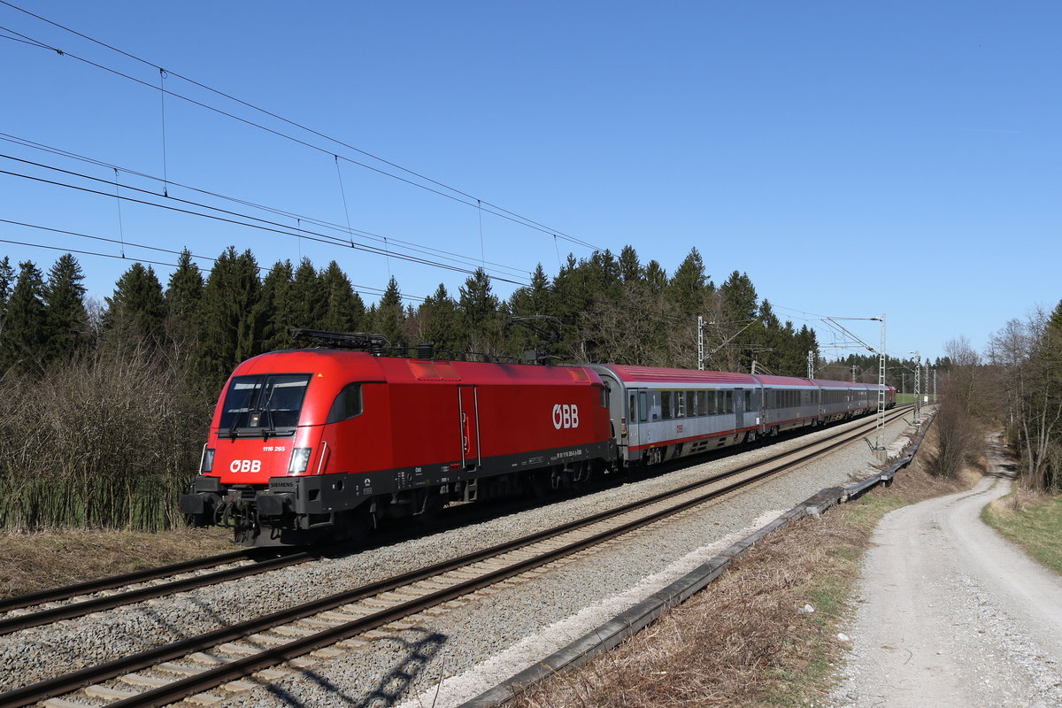 1116 265 mit einem EC aus Salzburg kommend am 16. M�rz 2020 bei Grabenst�tt.