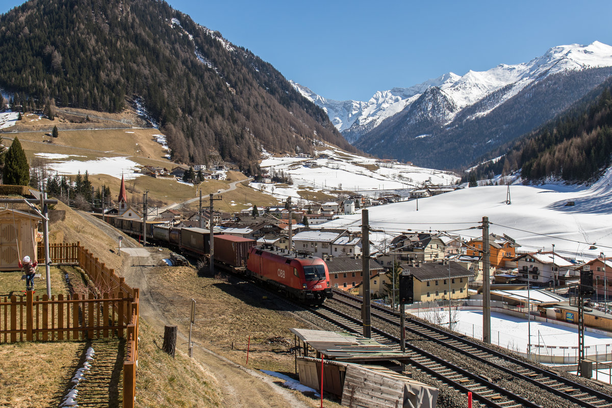 1116 271-8 vom Brenner kommend am 19. M�rz 2016 in St. Jodok.