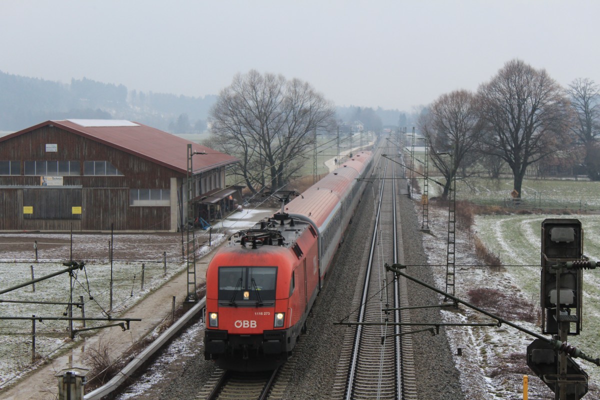 1116 273-2 war am 29. M�rz 2013 bei �bersee auf dem Weg nach Salzburg.