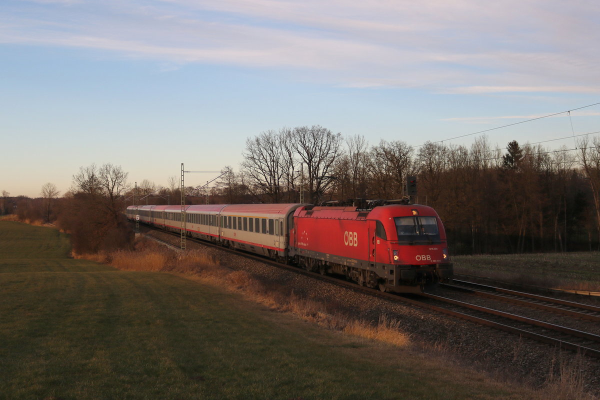 1216 024 mit einem  EC  aus M�nchen kommend am 16. Januar 2020 bei Hilperting.