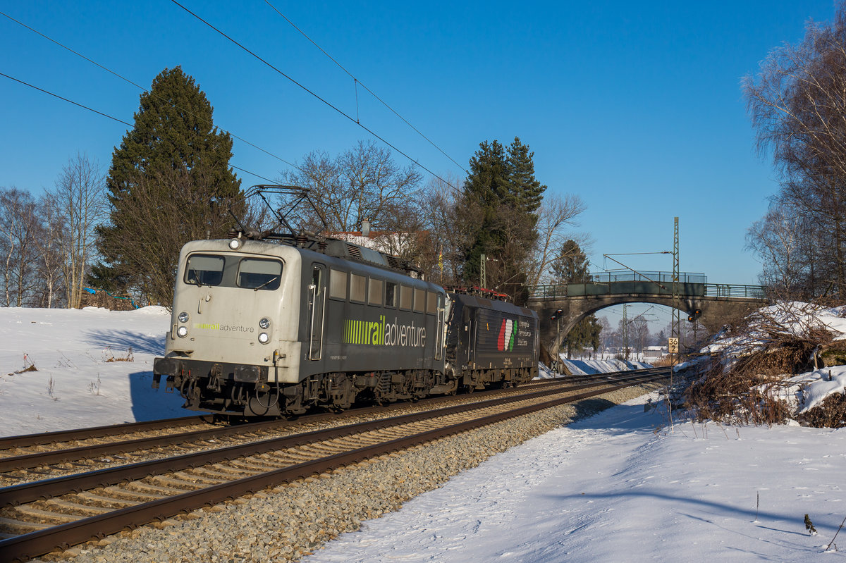 139 558 und 189 904 am 27. Januar 2017 aus Salzburg kommend bei �bersee am Chiemsee.