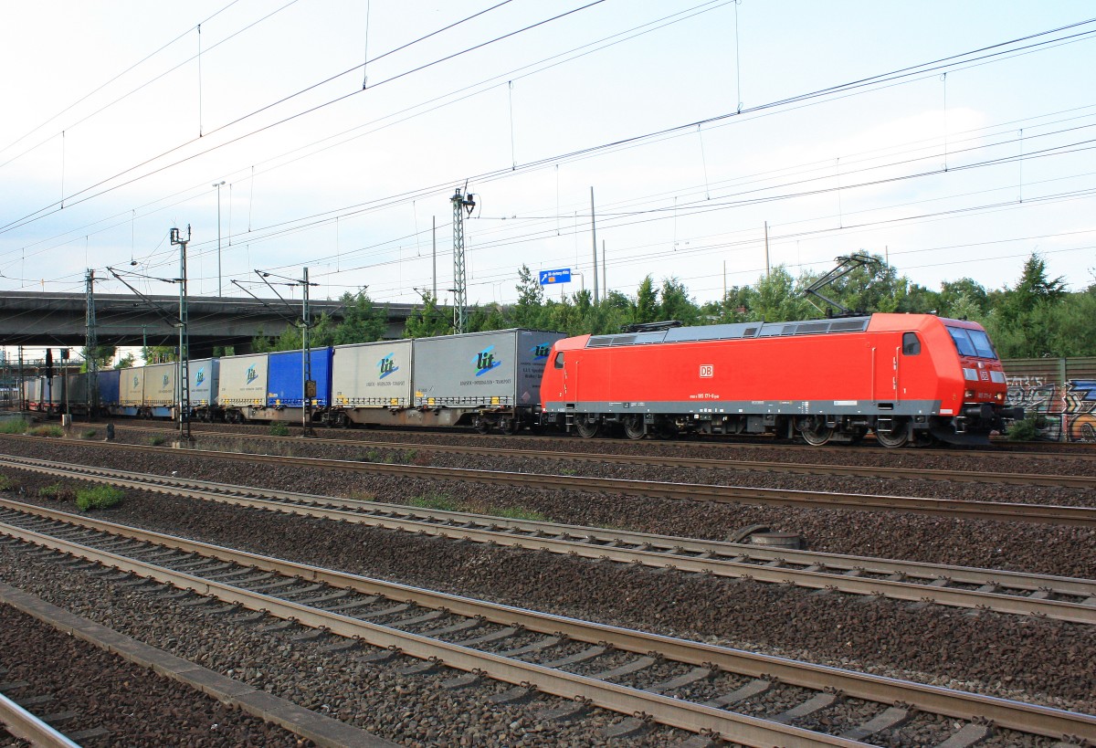 185 171-6 durchf�hrt am 31. Juli 2013 den Bahnhofsbereich von Hamburg-Harburg.