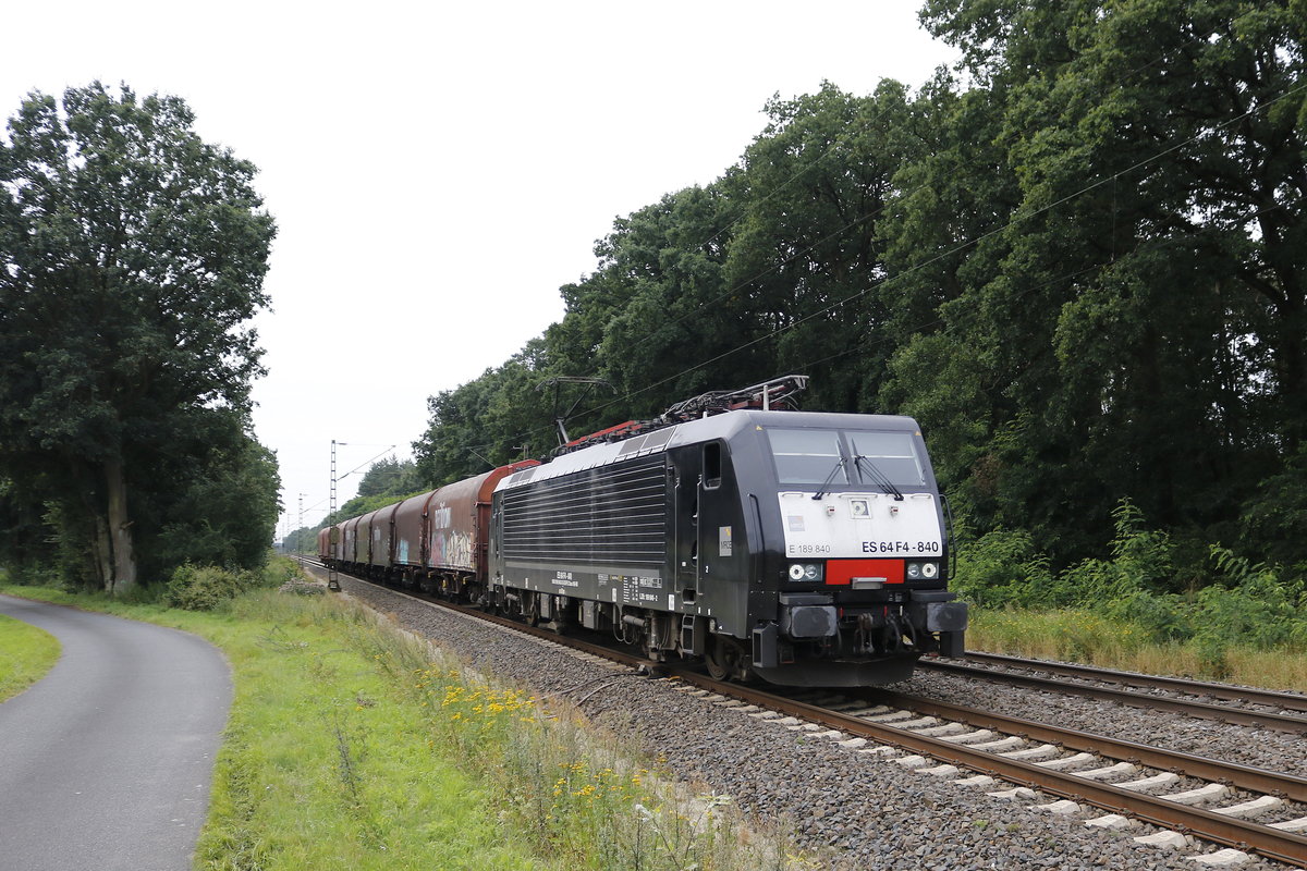189 840 mit einem kurzen G�terzug am 17. August 2017 bei D�rverden.