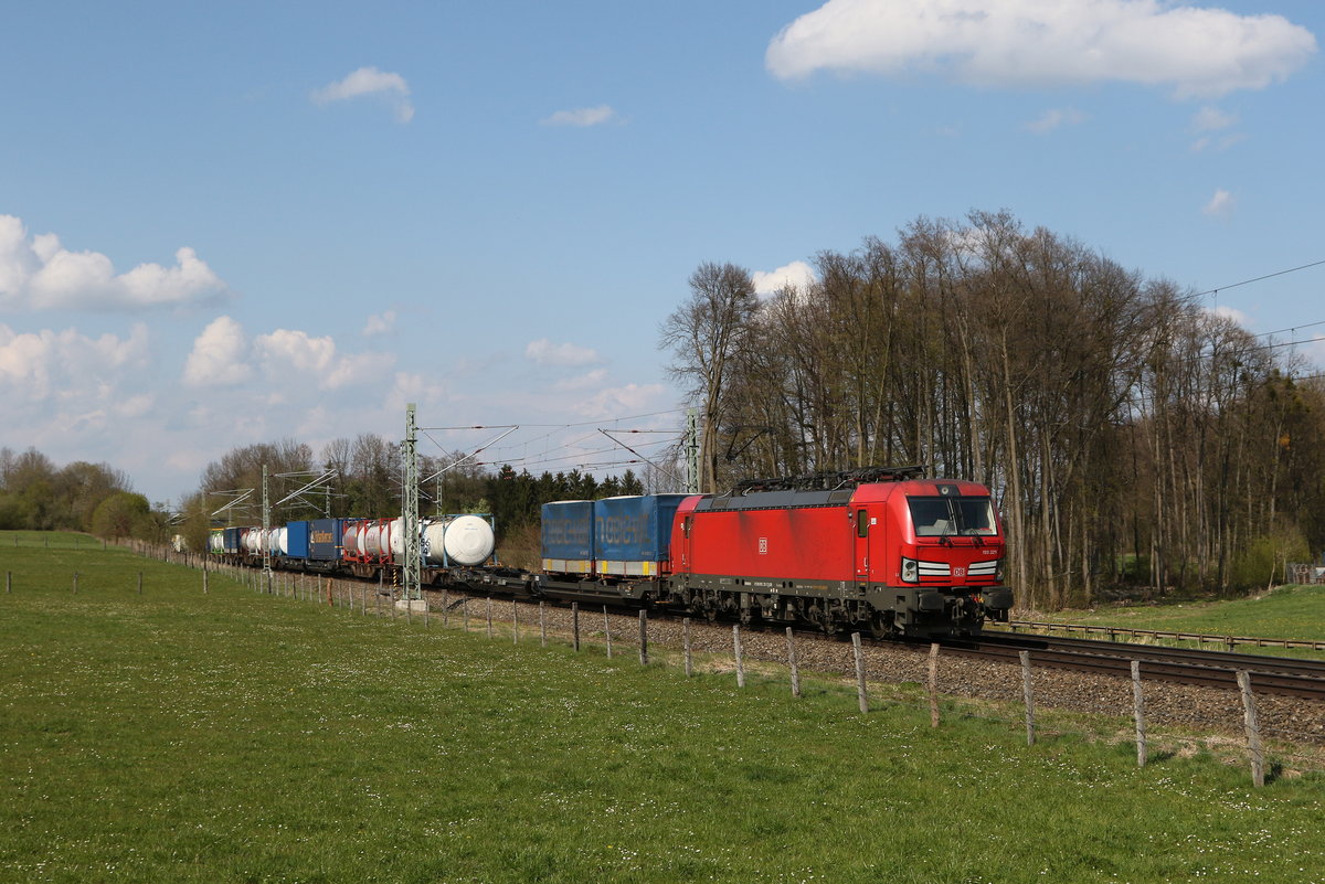 193 321 mit einem  KLV  aus M�nchen kommend am 21. April 2021 bei Vogl.