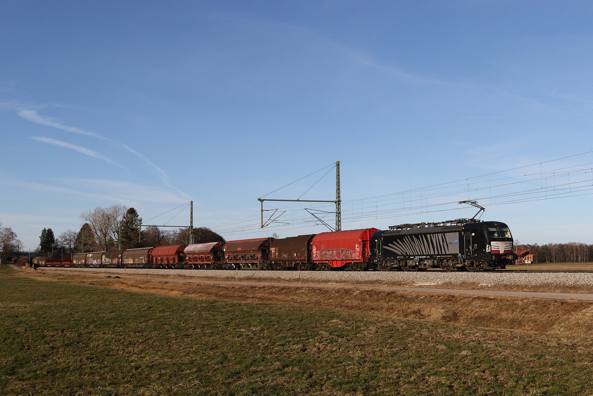 193 666 mit einem  Mischer  am 17. Januar 2020 bei �bersee am Chiemsee.