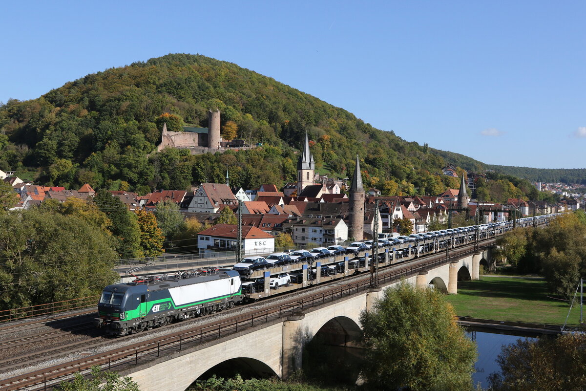 193 915 von  ELL2 durchf�hrt mit einem Autozug am 10. Oktober 2022 Gem�nden am Main.