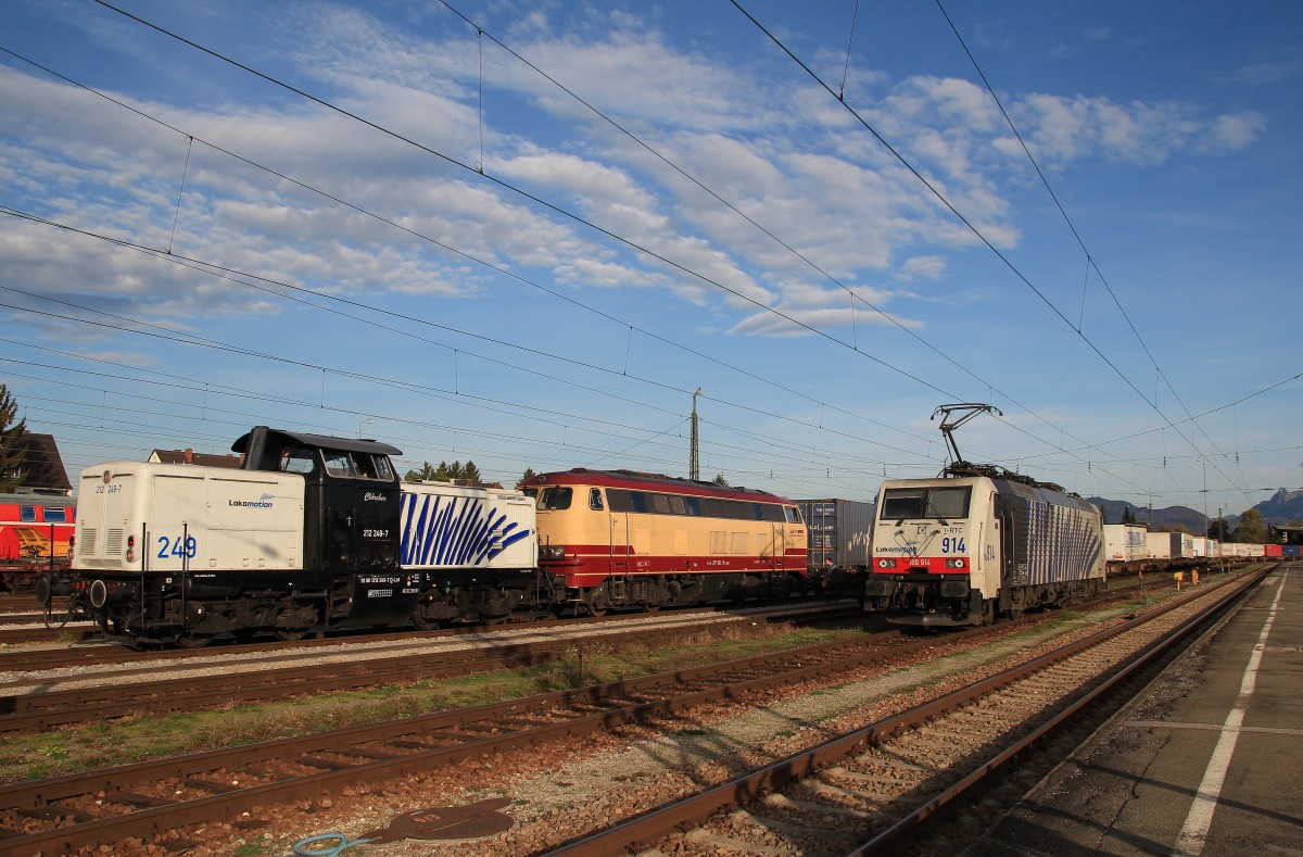 212 249-7  Cl�rchen , 217 002-5 und 189 914 am 20. Oktober 2013 im Bahnhof von Freilassing.