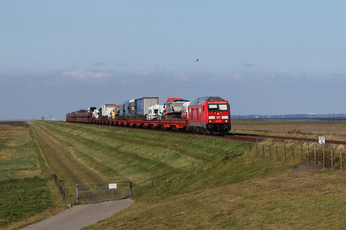 245 027 mit einem  Sylt-Shuttle  aus Sylt kommend am 15. September 2023 bei Klanxb�ll.