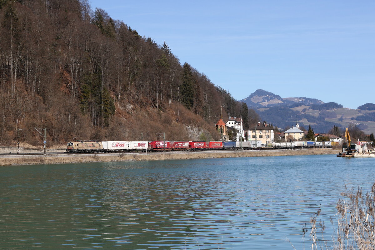 7193 303 war am 5. M�rz 2025 bei Kufstein in Richtung Brenner unterwegs.