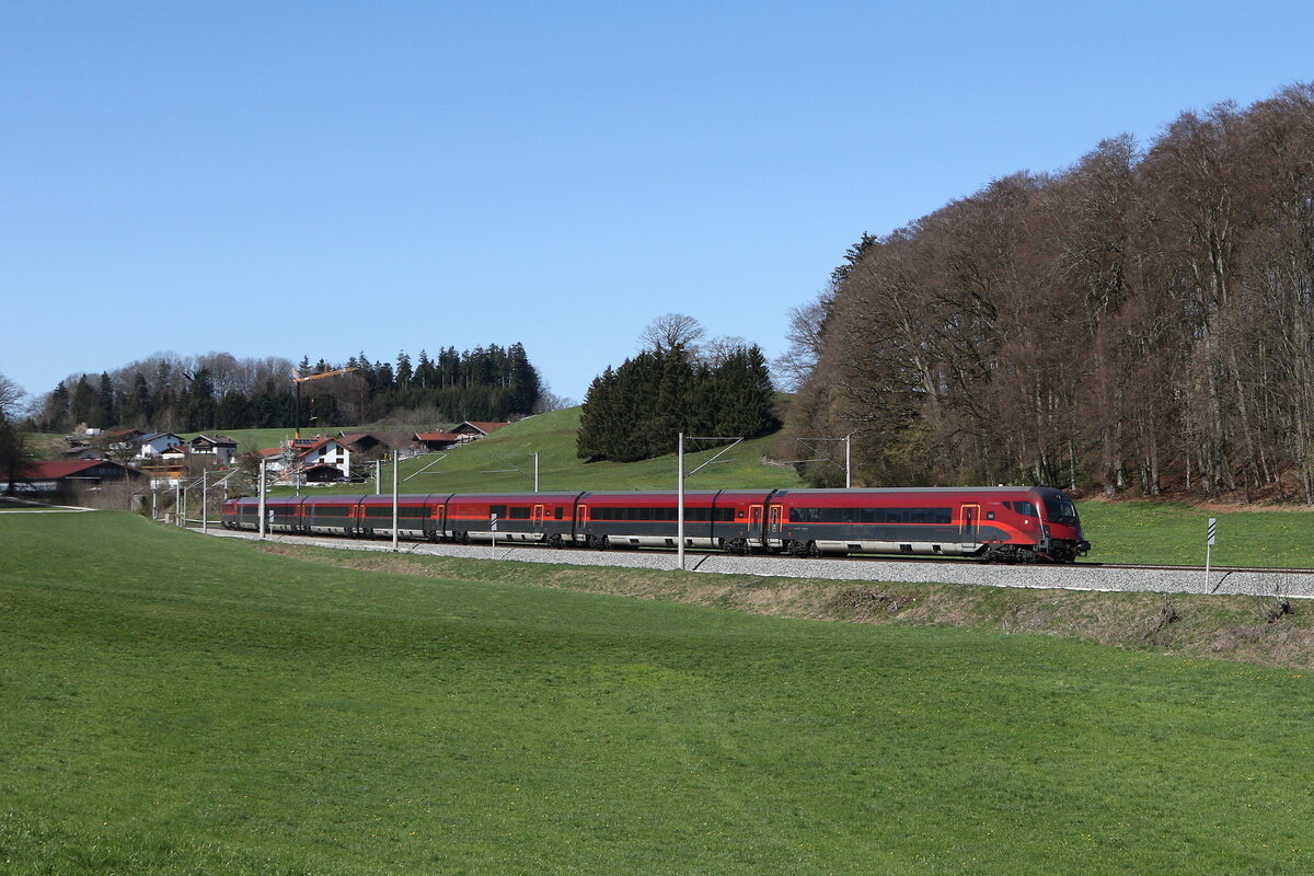80-90 713 war am 8. April 2025 bei Axdorf in Richtung Salzburg unterwegs.