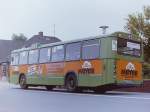MAN SL 200/146461/wagen-44-auch-dieser-bekam-nach Wagen 44. Auch dieser bekam nach der Pleite im Jahr 1984 neue Reklame. Diesmal fr den Holzfachhandel MEYER. Die Aufnahme zeigt den Bus im August 1985 an der Endstation OFENERDIEK.