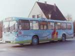 Wagen 62. ... ein absolutes Novum. Der Bus war nach dem  Goldkind  (Bild.Nr.: 141591), dem legendren Wagen 123 mit Werbung fr das Modehaus PETER SCHTTE, der erste Bus mit Vollwerbung, jetzt allerdings im Fuhrpark der VWG.