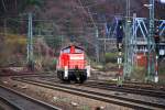 Ein Nachschuss von der 294 582-2 DB mit unbekanntem Ziel. Aufgenommen in K�ln-West
bei Wolken und Wind am 3.1.2012.